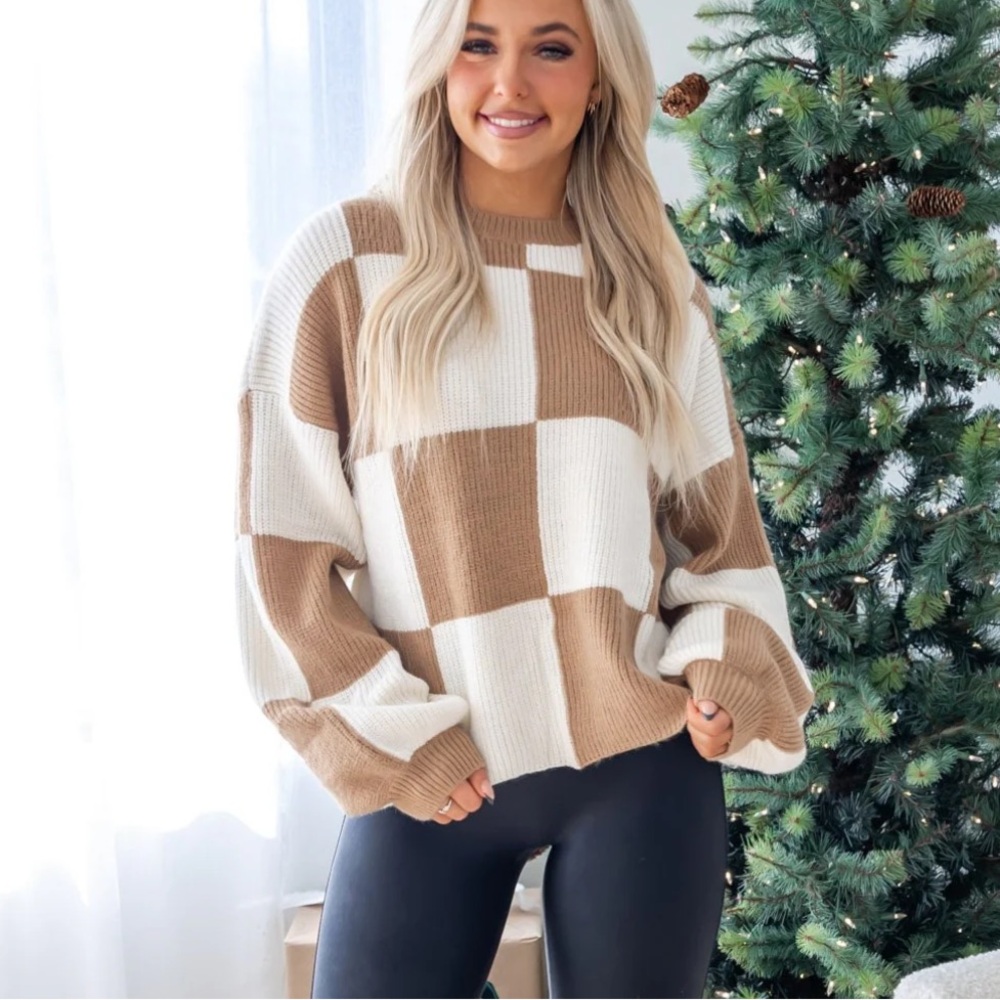 Checkered Crewneck Sweater in Cream and Tan